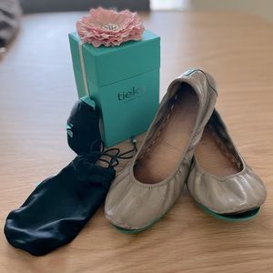 Tieks Classic Taupe Flats, Sz 8